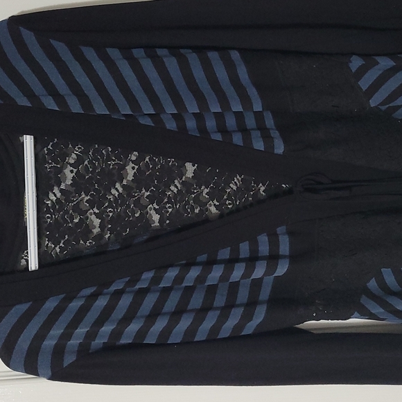 Sweater - Picture 2 of 5